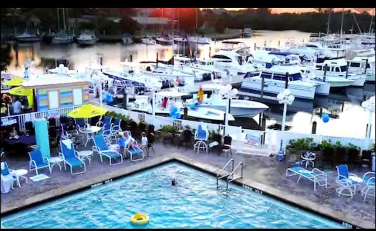 Remodeled, Huge Pool, Tiki Bar & Grill, Quiet Room Sarasota Zewnętrze zdjęcie