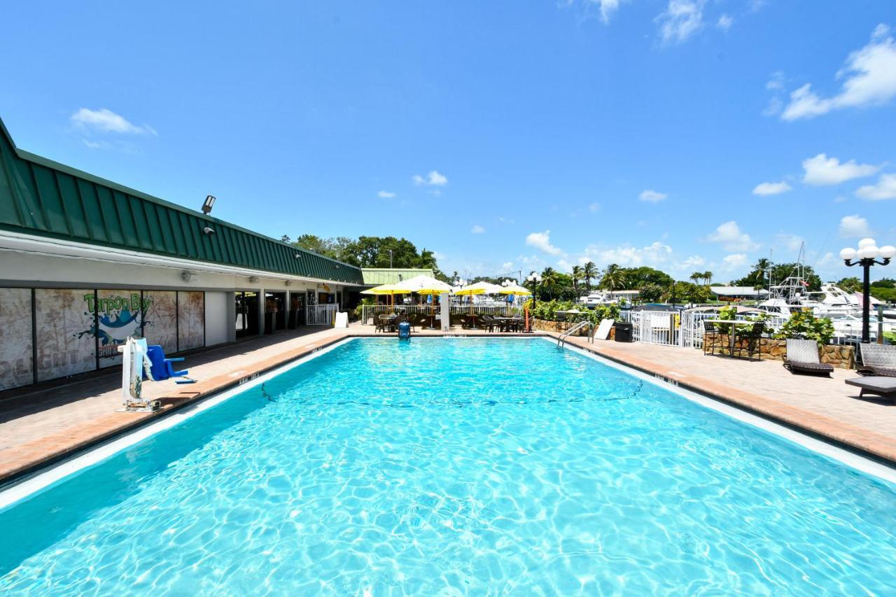 Remodeled, Huge Pool, Tiki Bar & Grill, Quiet Room Sarasota Zewnętrze zdjęcie