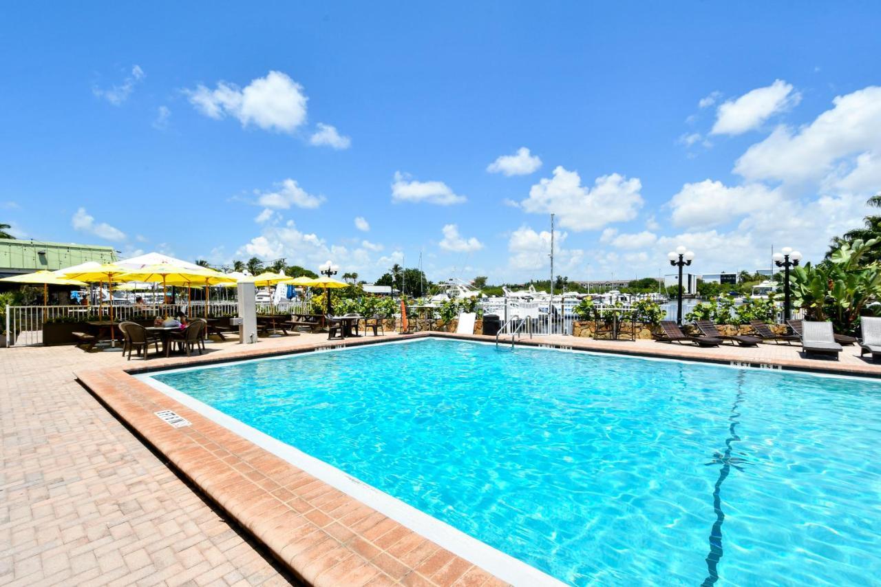 Remodeled, Huge Pool, Tiki Bar & Grill, Quiet Room Sarasota Zewnętrze zdjęcie