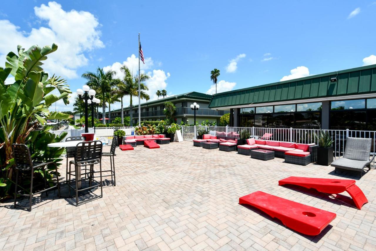 Remodeled, Huge Pool, Tiki Bar & Grill, Quiet Room Sarasota Zewnętrze zdjęcie